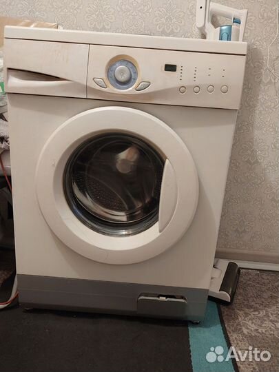 Стиральная машина lg работает