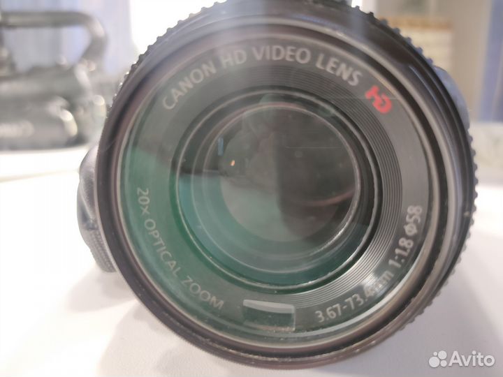 Профессиональная видеокамера Canon XA25