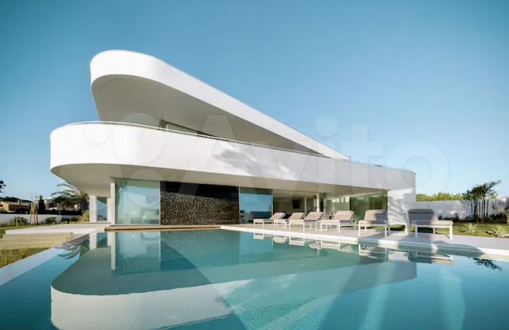 Коттедж 250 м² на участке 10 сот.