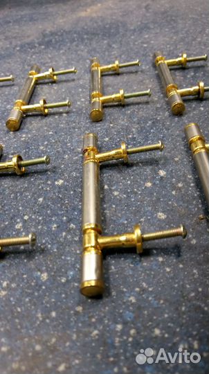 Ручки дверок шкафов