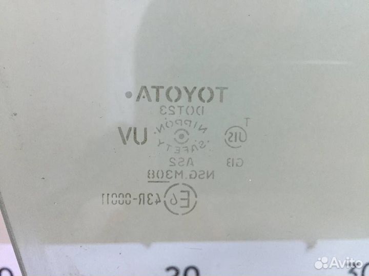 Стекло двери передней правой Toyota Corolla E150 2
