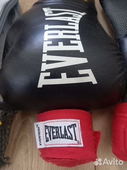 Боксерские перчатки Everlast 14 oz