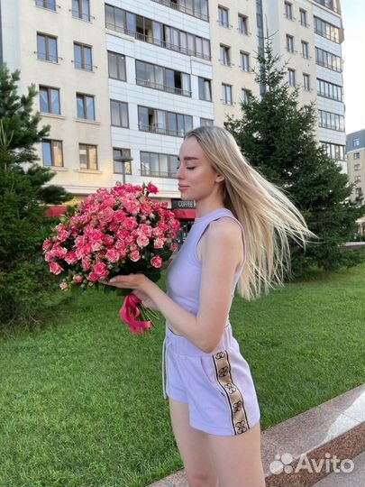 Букет из кустовых роз