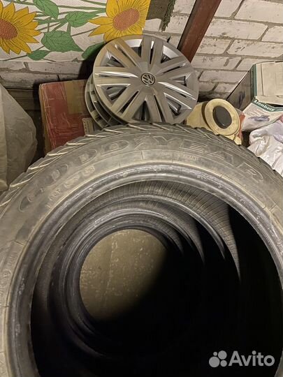 Goodyear UltraGrip Extreme 215/55 R17