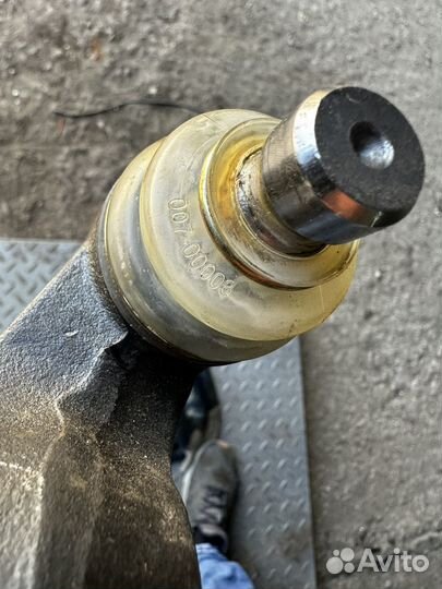 Рычаг передний ауди 100