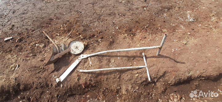 Плуг ручной