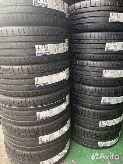 Michelin Pilot Sport 4 S 255/40 R21 и 285/35 R21