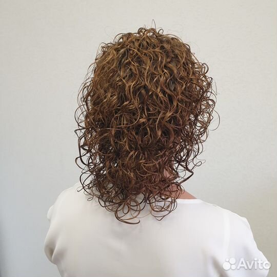 Окрашивание волос, биозавивка на бумеранги