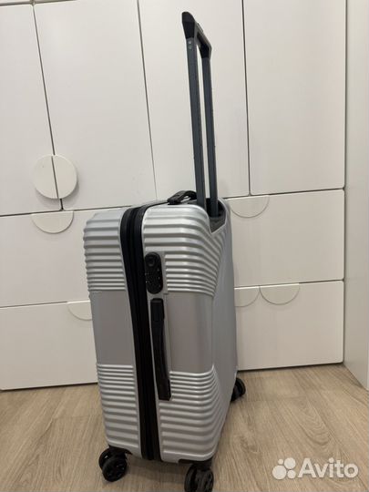 Чемодан на колесах большой бу 80л