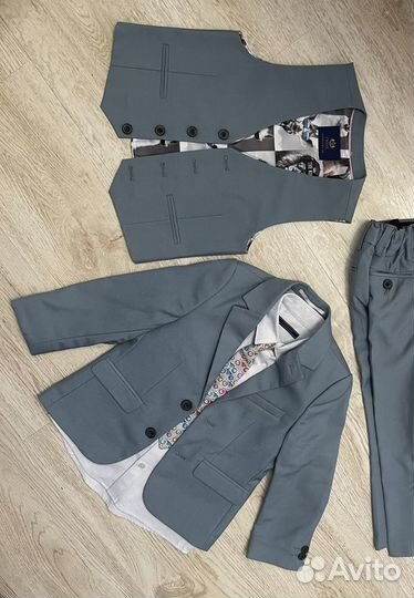 Костюм Next тройка для мальчика 104