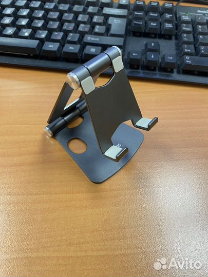 Подставка для телефона или планшета