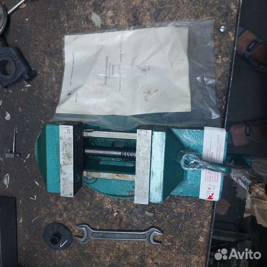 Тиски станочные 100мм,320мм(Новые