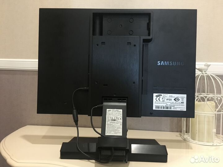 Монитор samsung LS19A200