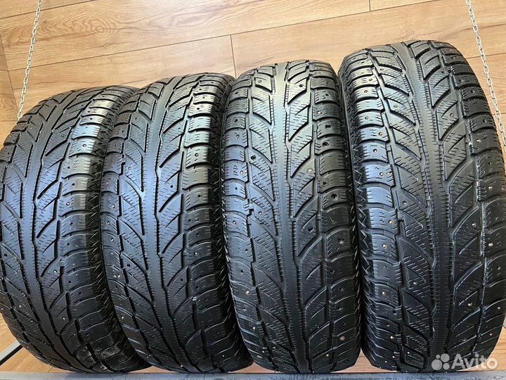 Cooper Weather-Master WSC 235/65 R18
