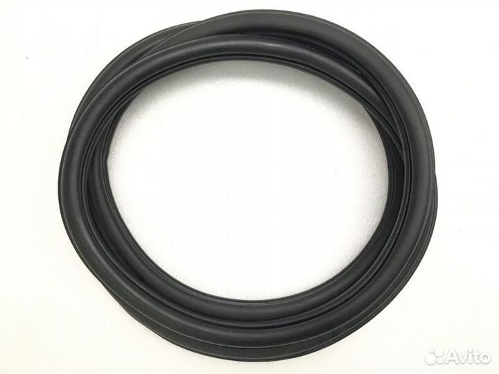 Уплотнительная резинка передняя правая Volkswagen