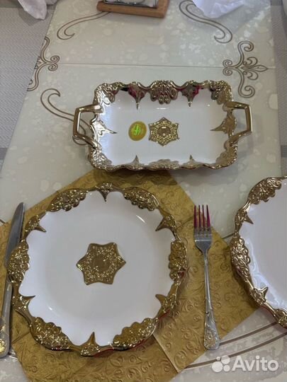 Тортница на ножке