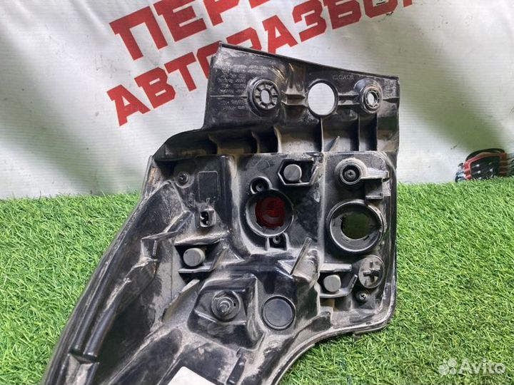 Фонарь наружный задний правый Toyota Rav4 CV40