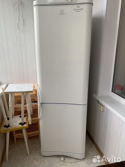 Холодильник indesit