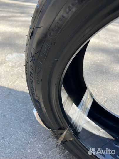 Michelin Pilot Sport 4 205/50 R17