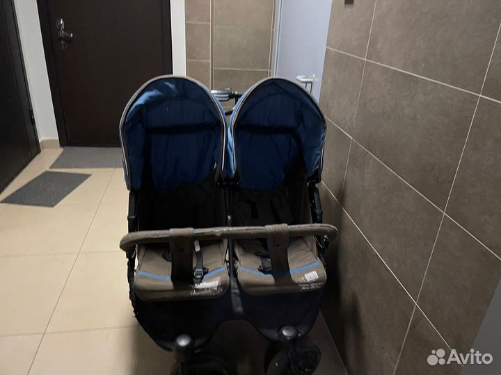 Коляска для двойняшек