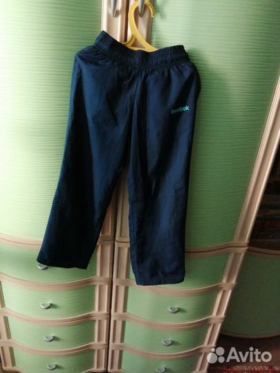 Продам спортивный костюм Reebok