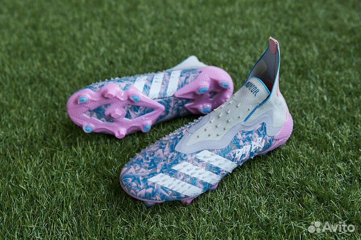 Футбольные бутсы adidas