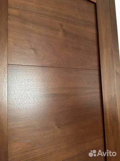 Двери межкомнатные из массива сосны, шпон орех