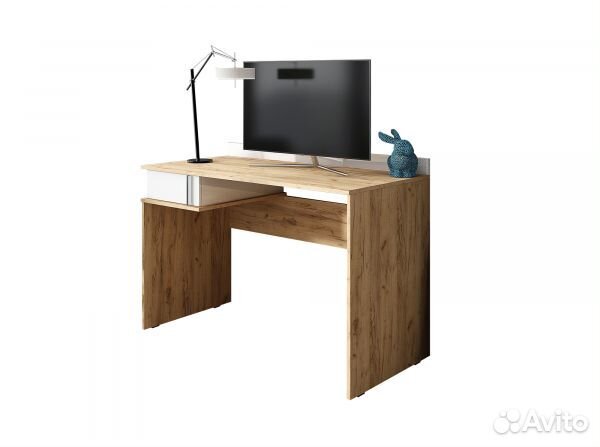 Стол письменный 