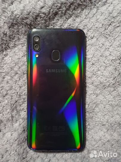 Samsung Galaxy A40, 4/64 ГБ