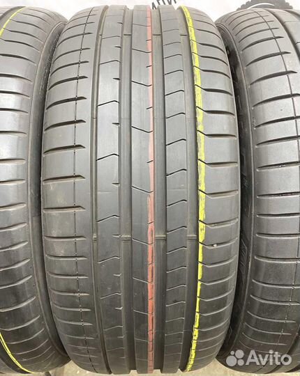 Pirelli P Zero 255/40 R21 99N