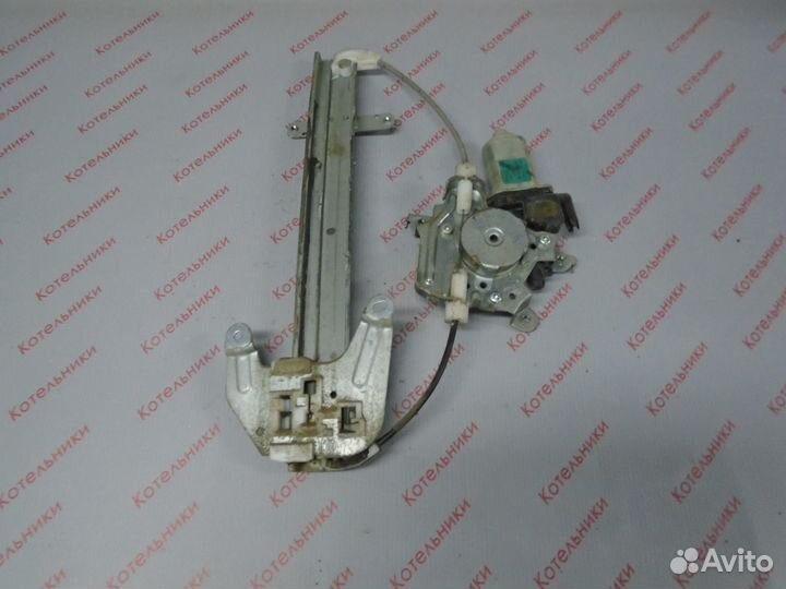 Nissan 82720-8H300 Стеклоподъемник зад правый