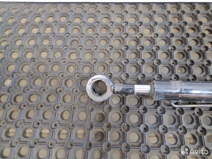 Цилиндр подъема кабины Man TGA