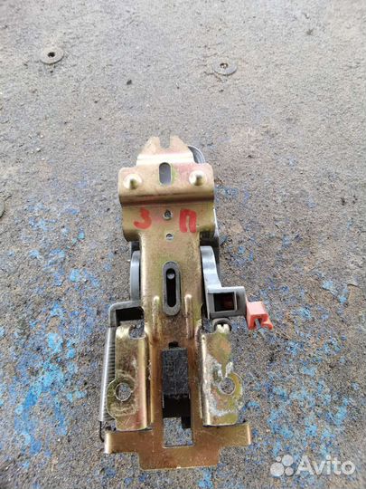 Ручка двери внутренняя правая kia clarus 2