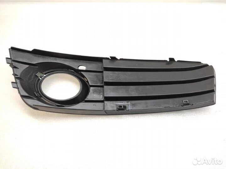 Накладка противотуманной фары передняя левая Audi