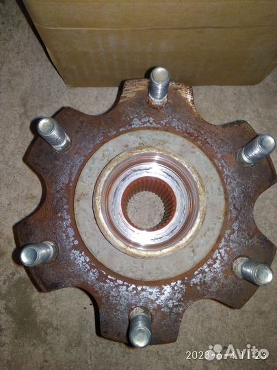 Задняя ступица pajero 4