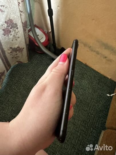 Телефон iPhone 7