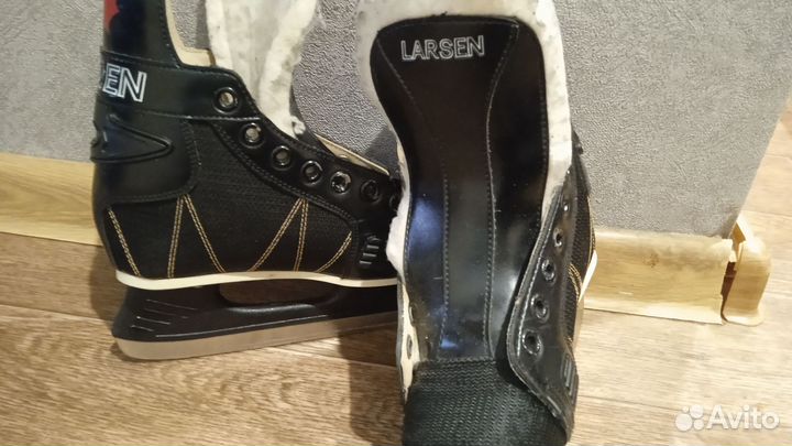 Коньки хоккейные