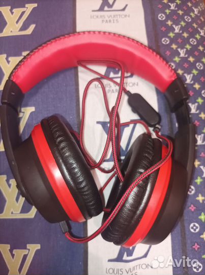 Проводные наушники