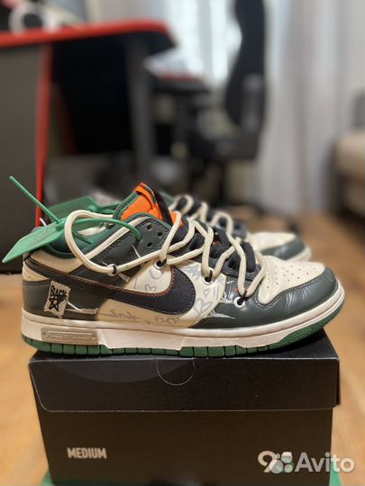 Nike Dunk Low panda Track crack board