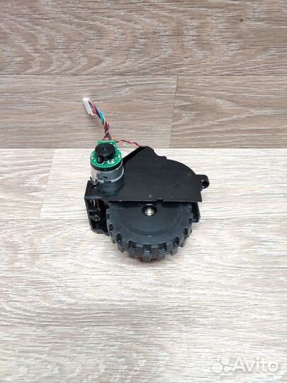 Правое колесо для робота-пылесоса Tefal RG8021RH