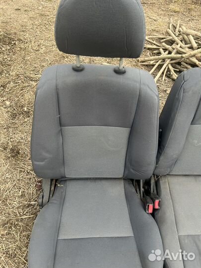 Сидения передние Ниссан альмера N16