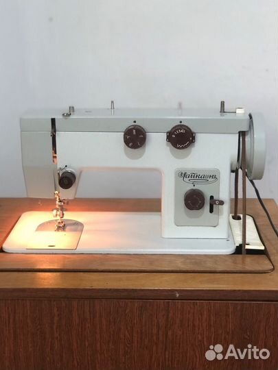 Швейная машина Чайка 143