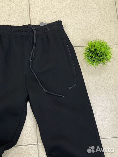 Спортивные штаны Nike на флисе