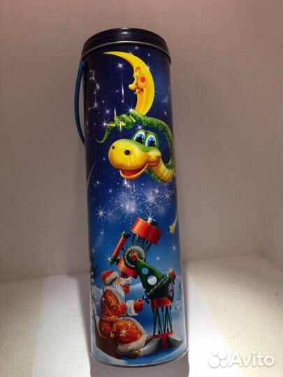 Металлический тубус для новогоднего подарка