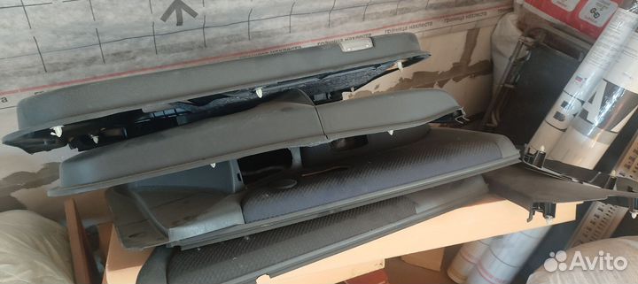 Обшивка дверей toyota kluger v