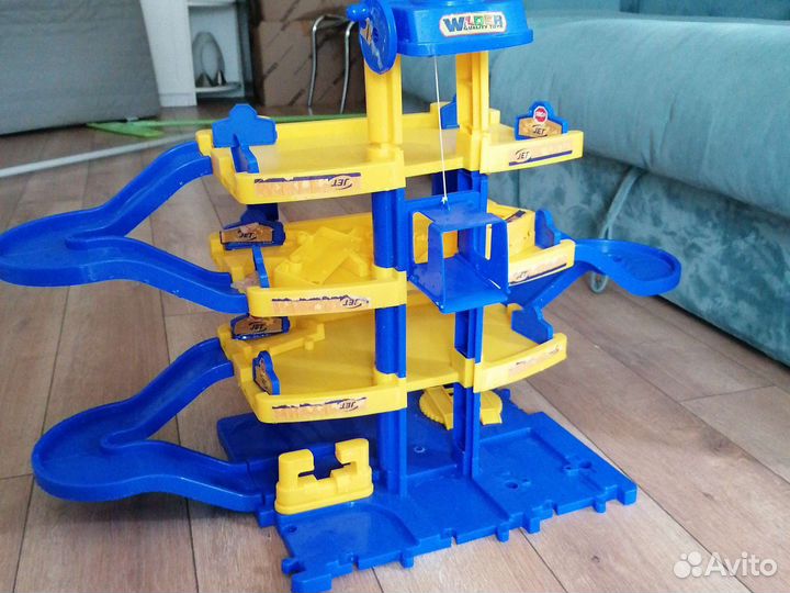 Гараж паркинг полесье