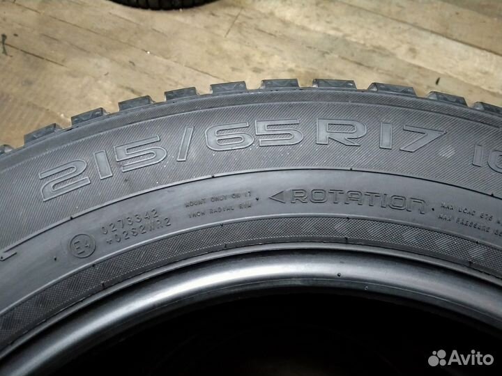 Nokian Tyres Hakkapeliitta 8 SUV 215/65 R17