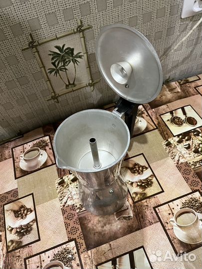 Гейзерная кофеварка