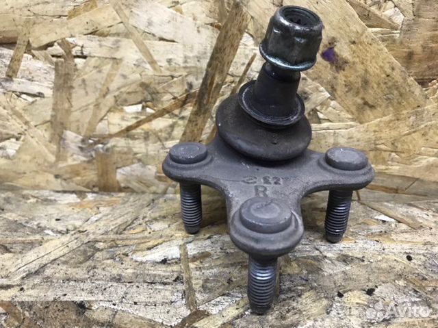 Шаровая опора передняя правая Audi A3 8P1 2.0 TDI