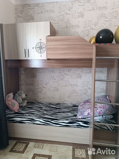 Двухъярусная кровать со шкафом